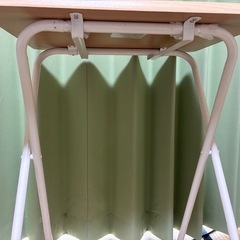 折り畳みテーブルの画像