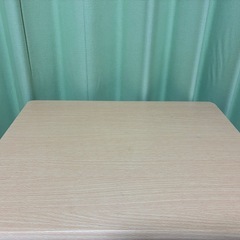 折り畳みテーブルの画像