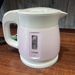 美品 タイガー 電気ケトル ポット わく子 0.8L ピンクの画像