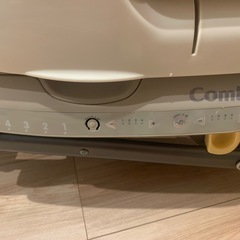 コンビ　電動ハイローチェアの画像