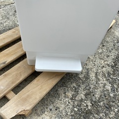 中古　ゴミ箱　45㍑　ホワイト　消臭　スリム　ペダルペール　高さ55.5センチの画像