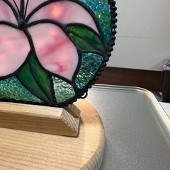 ステンドグラス　サンキャッチャー　百合の花　ハンドメイドの画像