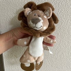 歯固めの付いたライオンのぬいぐるみの画像