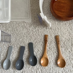 スプーン　、食器、調味料ケース、お弁当の冷凍入れの画像