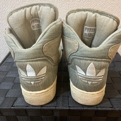 adidas ジェレミースコット　23㎝の画像