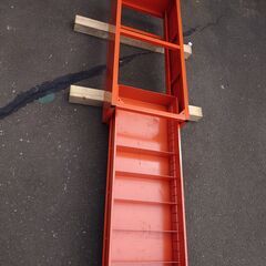 フロアーキャビネット　荷室の画像