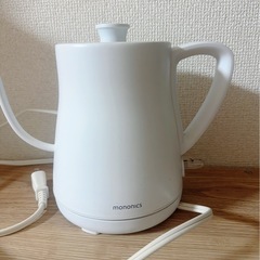 電気ポットケトルホワイトの画像