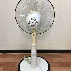 JM20254 Yユアサ扇風機　2011年（リモコン無し） ・外寸 　幅：約34.5cm 高さ：約70～85cm 奥行：約38cm中古品【取りに来られる方限定】の画像