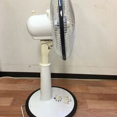 JM20254 Yユアサ扇風機　2011年（リモコン無し） ・外寸 　幅：約34.5cm 高さ：約70～85cm 奥行：約38cm中古品【取りに来られる方限定】の画像