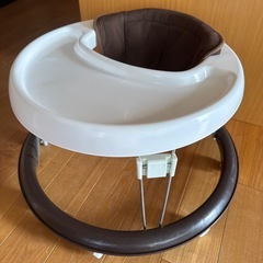 ベビー用⭕️歩行器　ホワイト＆ブラウンの画像
