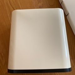 ゴミ箱の画像