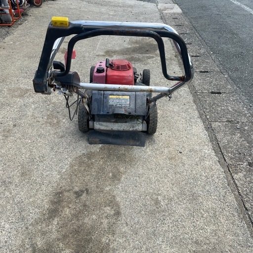 ホンダ　芝刈機　HRC216