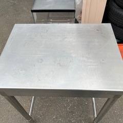 業務用 ステンレス 作業台 調理台 厨房設備 W600 D400 H785 三方フレーム 中古品 ④の画像