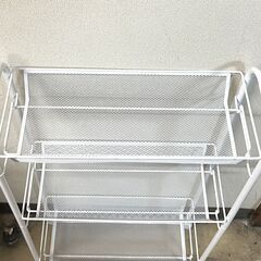 美品 ニトリ キッチンスリムワゴン 幅17.5×奥行約43.5×高さ約81cm ホワイト 隙間収納 キャスター付き Bの画像