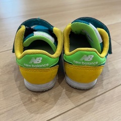 ニューバランス　IV220 12センチ　グリーン×イエローの画像