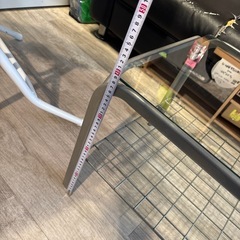 ガラステーブルの画像