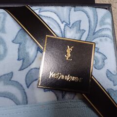 YVESSAINTLAURENT　綿毛布の画像