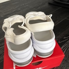 NIKEのエアマックスココサンダルの画像