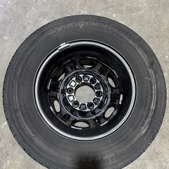 NV350 キャラバン 純正ホイール タイヤの画像