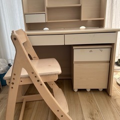 子供用学習机（椅子付き）の画像