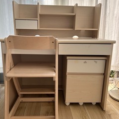 子供用学習机（椅子付き）の画像