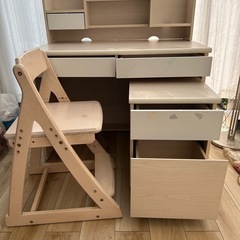 子供用学習机（椅子付き）の画像