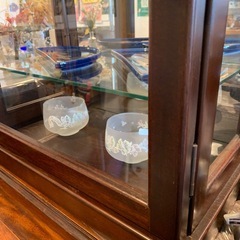 店舗・出張買取実施中★木製ガラス棚　ブラウン（食器類は付属されません）　開戸の画像