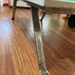 ガラス天板テーブルの画像