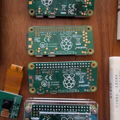 ラズベリー・パイと各種電子機器の画像