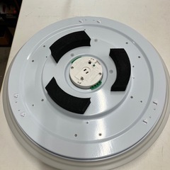 I2509-203 LED シーリングライト YLLS08L2 2024年製 8畳用 動作確認済み キズ汚れ有りの画像