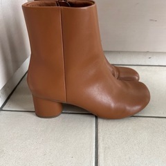 ジーユー（GU） ファインフィットオブリークトゥブーツ Lサイズ/キャメルの画像