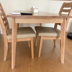 お譲り先決まりました！イス2脚の画像