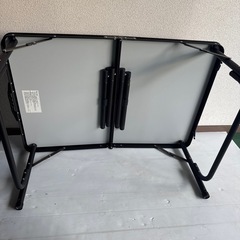 テーブル　折りたたみテーブルの画像