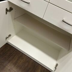 家具	【リユ-スのサカイ広島石内店】ジモティ割！2枚扉食器棚/クリ-ニング済み/HG-7156/広島市 家具　佐伯区 家具　南区 家具　西区 家具　東区 家具　中区 家具　安佐南区 家具　安佐北区 家具　安芸区 家具　府中町 家具　海田町 家具　熊野町 家具　坂町 家具　廿日市市 家具の画像