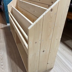 絵本棚の画像
