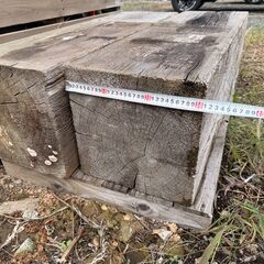 大きい角材　1000ｍｍ×300ｍｍ×300ｍｍ　2本　薪や木彫りなどの画像