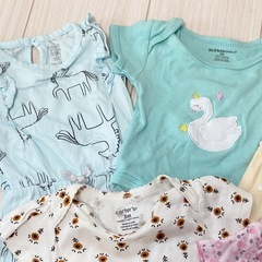 海外ベビー服セットの画像