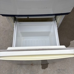 SHARP 冷蔵庫 2011年製の画像