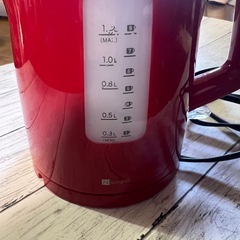 ニトリ 電気ケトル 赤 1.2Lの画像