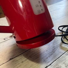 ニトリ 電気ケトル 赤 1.2Lの画像