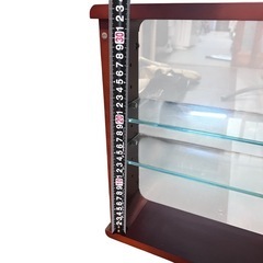 ガラス棚付き 木製ショーケースの画像