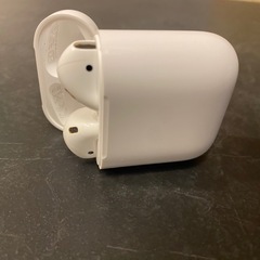 AirPods2 本体　充電ケース　保護カバー付きの画像