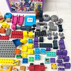 M【中古品】アンパンマン だだんだんブロックバケツ ばいきんまんとなかまたち 知育玩具 ホビー用品の画像