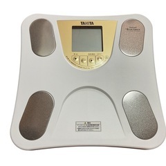 TANITA 体組成計 BC-717の画像