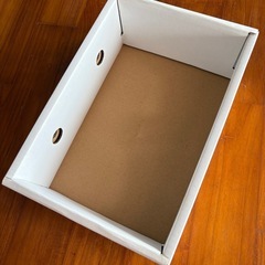 組み立て箱、ダンボールの画像