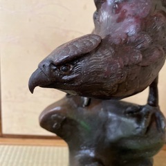 ワシのオブジェの画像
