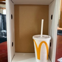 組み立て箱、ダンボールの画像