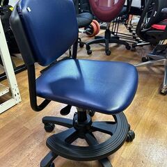【リサイクルストアスターズ城西店】 【中古品】青オフィスチェア回転式キャスター付きの画像