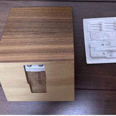【無印良品】　壁に付けられる家具棚 11cm ウォールナット　廃盤品の画像