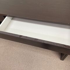 【お譲りします】ダークブラウンのシンプル木製デスク（引き出し付き）の画像